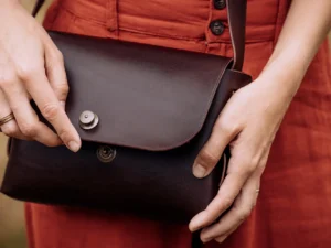 Celodenní kurz výroby malé kožené dámské kabelky