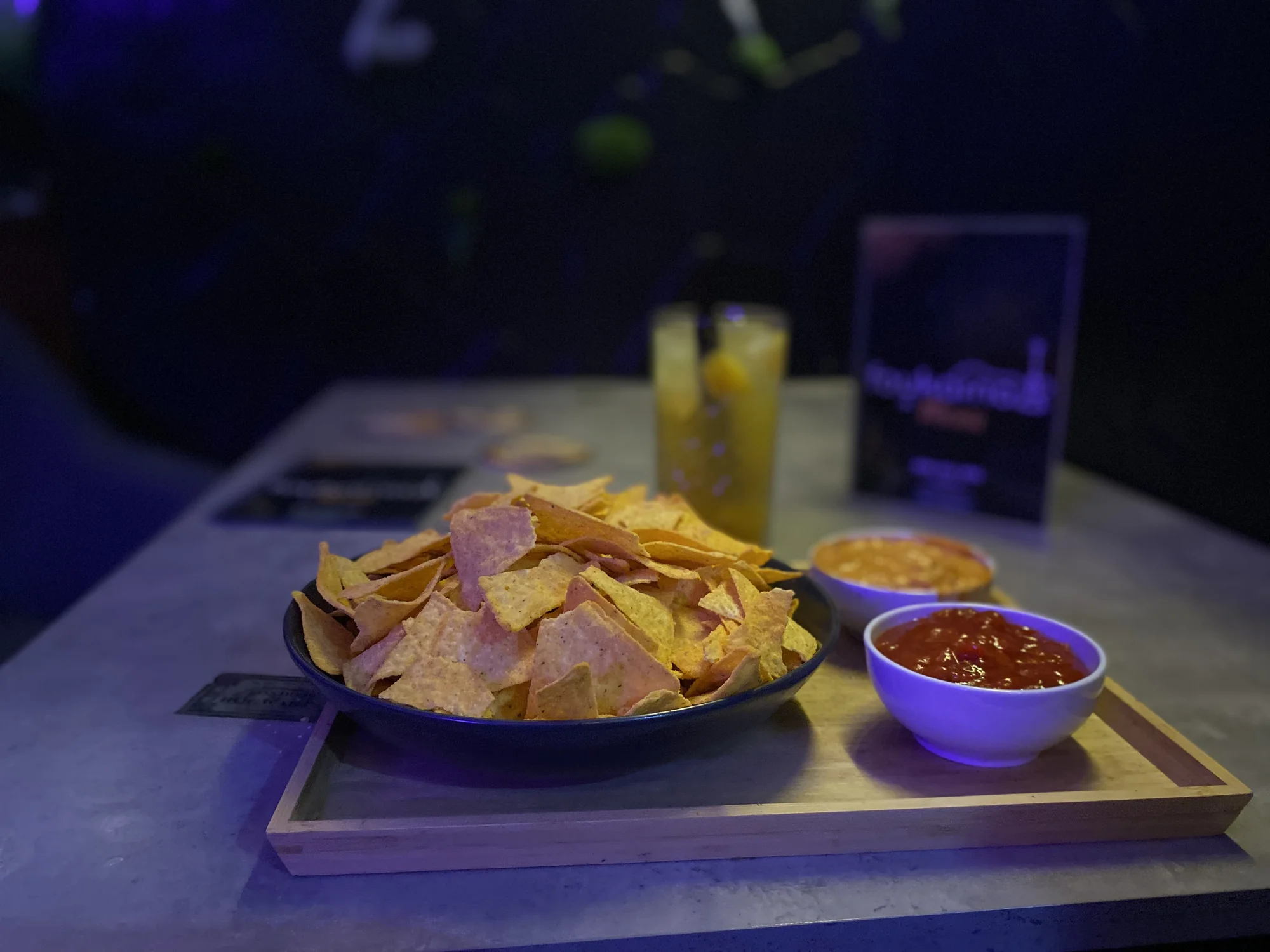 Koktejly, nachos i vodní dýmka s tabákem dle výběru - Obrázek 6