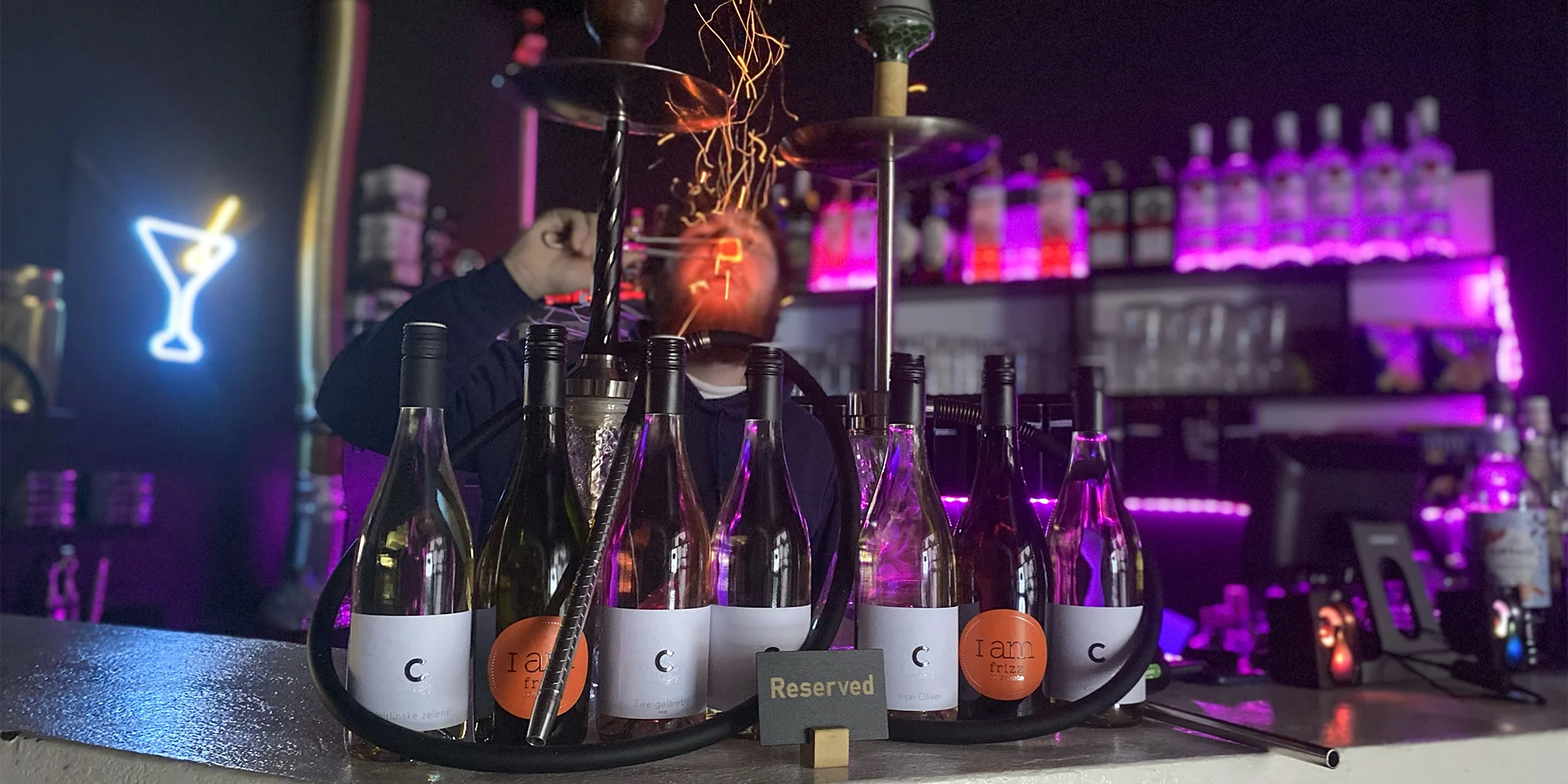 Koktejly, nachos i vodní dýmka s tabákem dle výběru - Obrázek 4