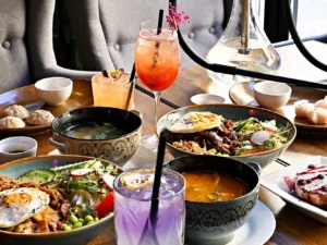 Drinky a shisha či asijské menu pro dva na Vinohradech