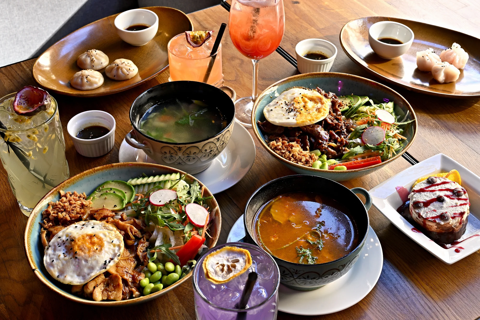 Drinky a shisha či asijské menu pro dva na Vinohradech - Obrázek 5