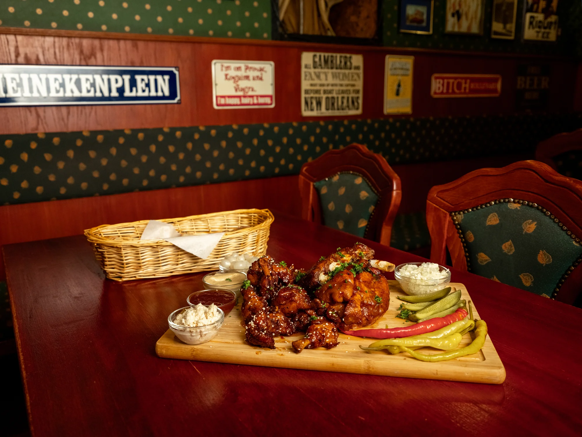 Prkno plné masa o váze 2,25 kg a spousta příloh - Obrázek 10