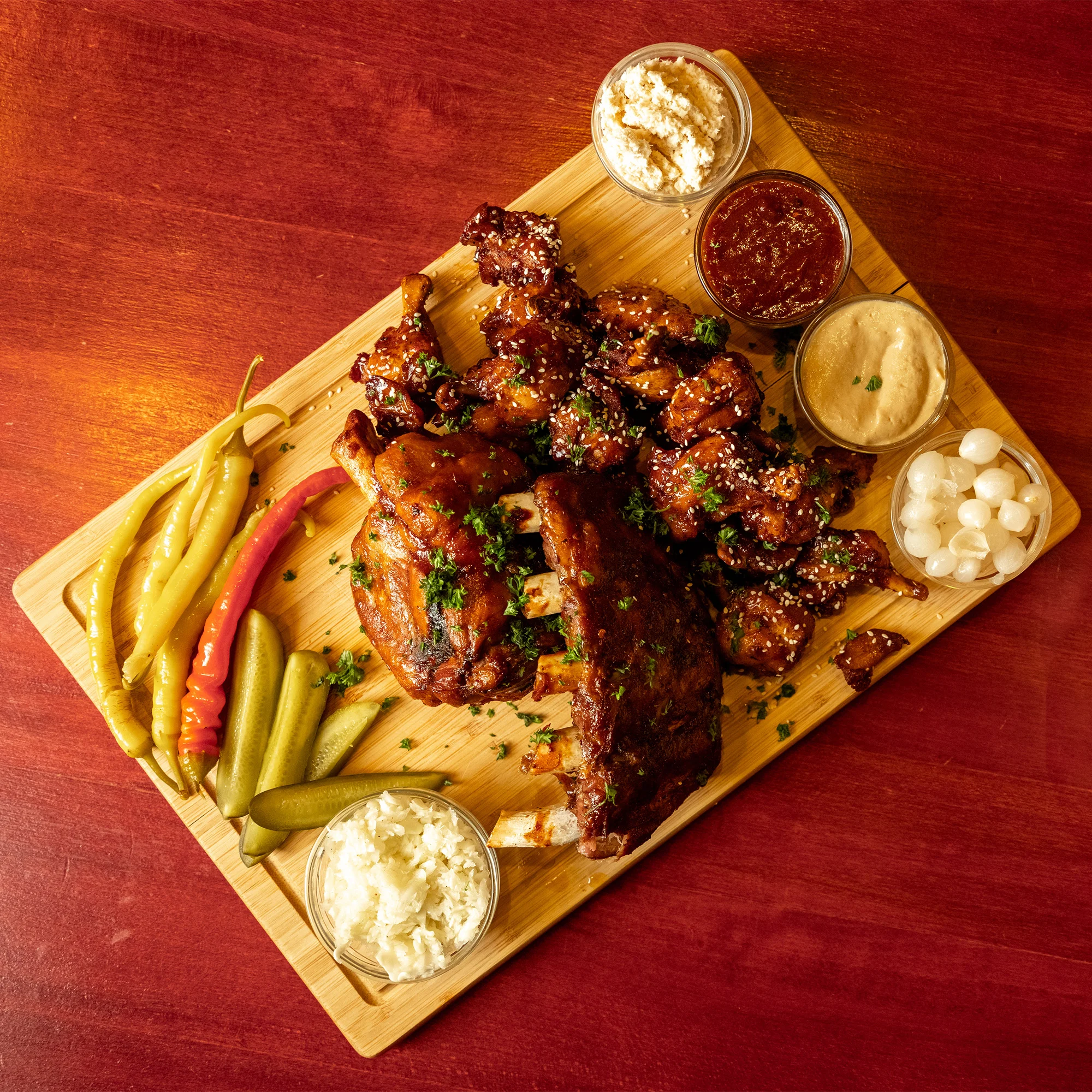 Prkno plné masa o váze 2,25 kg a spousta příloh - Obrázek 2