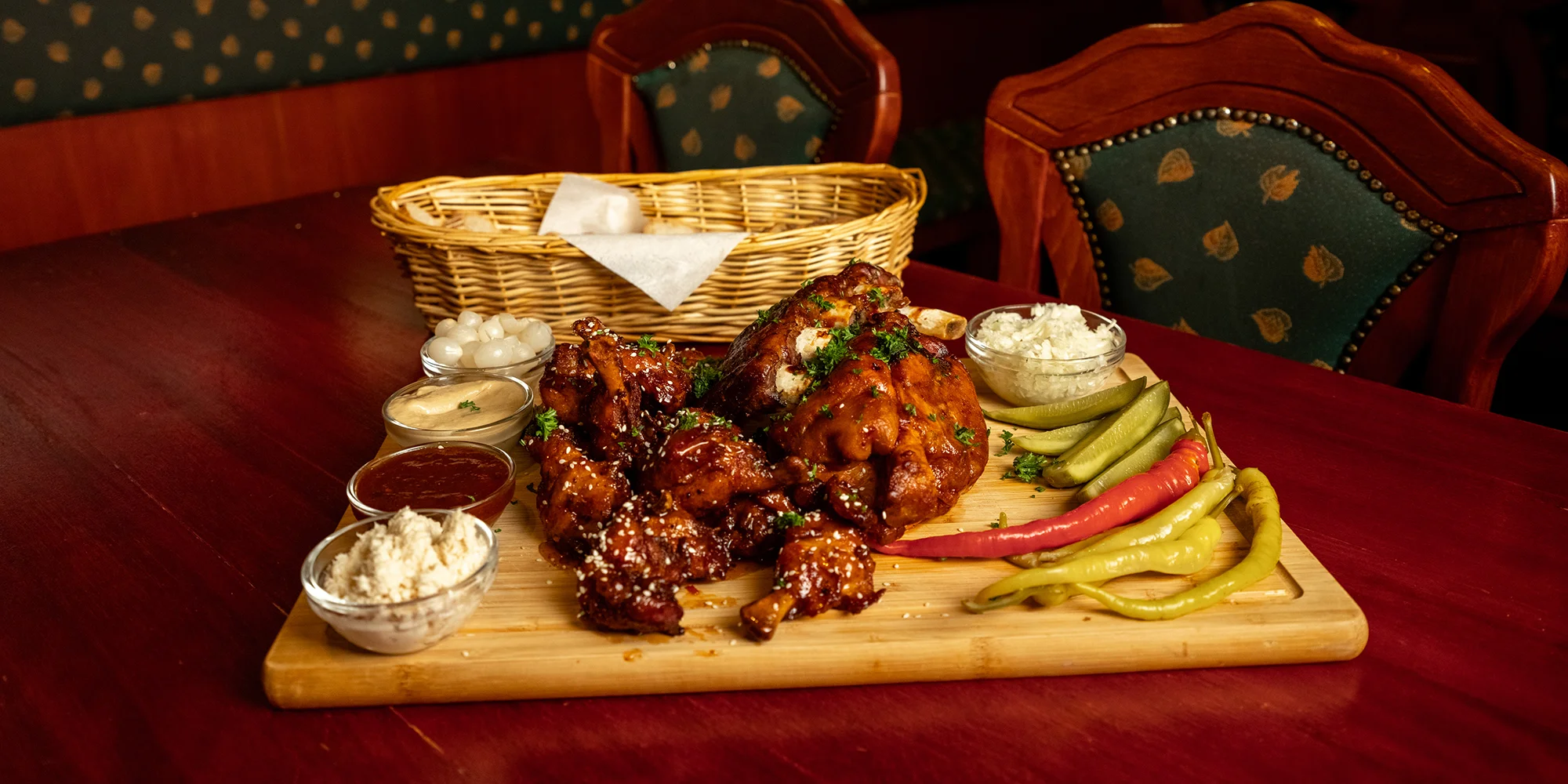 Prkno plné masa o váze 2,25 kg a spousta příloh - Obrázek 4