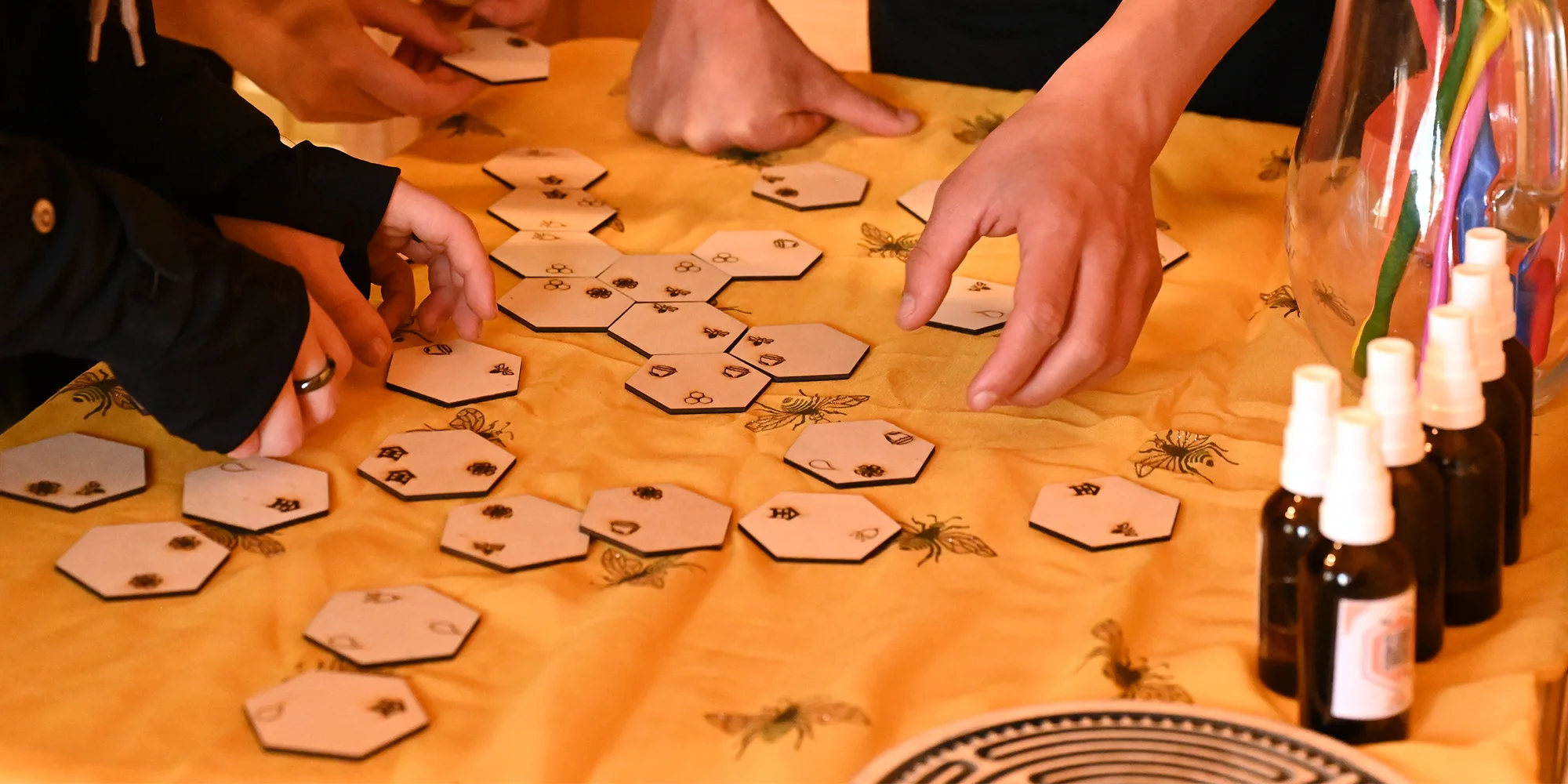 Úniková hra Hledání Zlatého úlu na včelí farmě