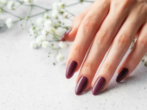 Manikúra, P-Shine i gel lak či modeláž gelových nehtů