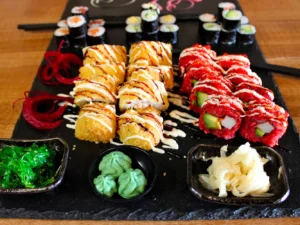 Set 24, 34 nebo 40 kusů pestrého sushi