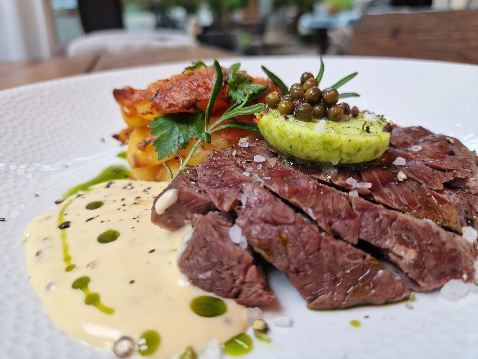 Menu pro dva: tatarák, steak, tiramisu a prosecco - Obrázek 10