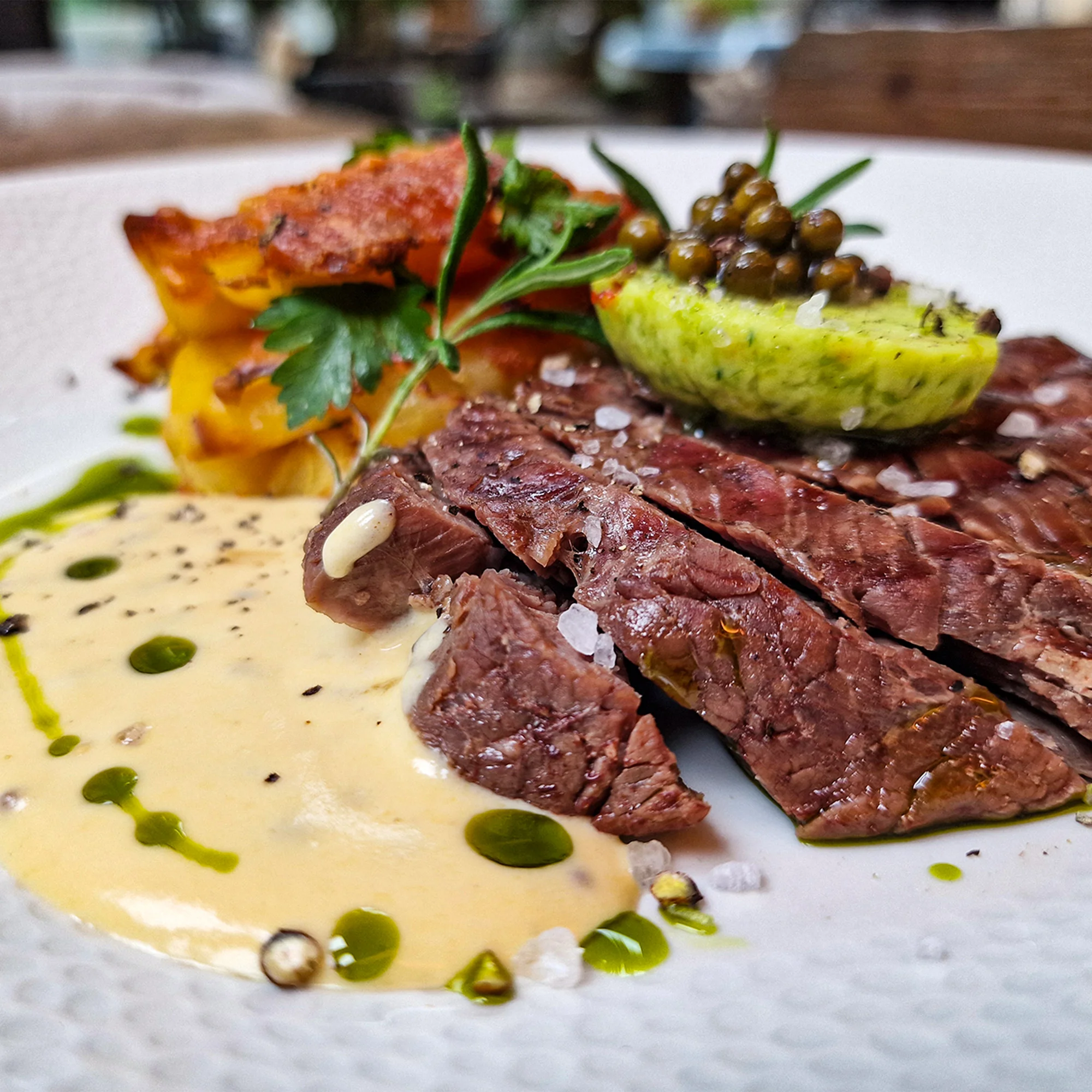 Menu pro dva: tatarák, steak, tiramisu a prosecco - Obrázek 2