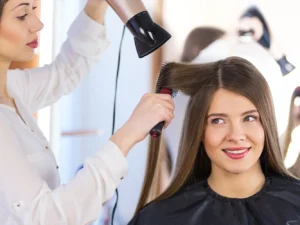 Kadeřnické služby pro dámy: všechny délky vlasů