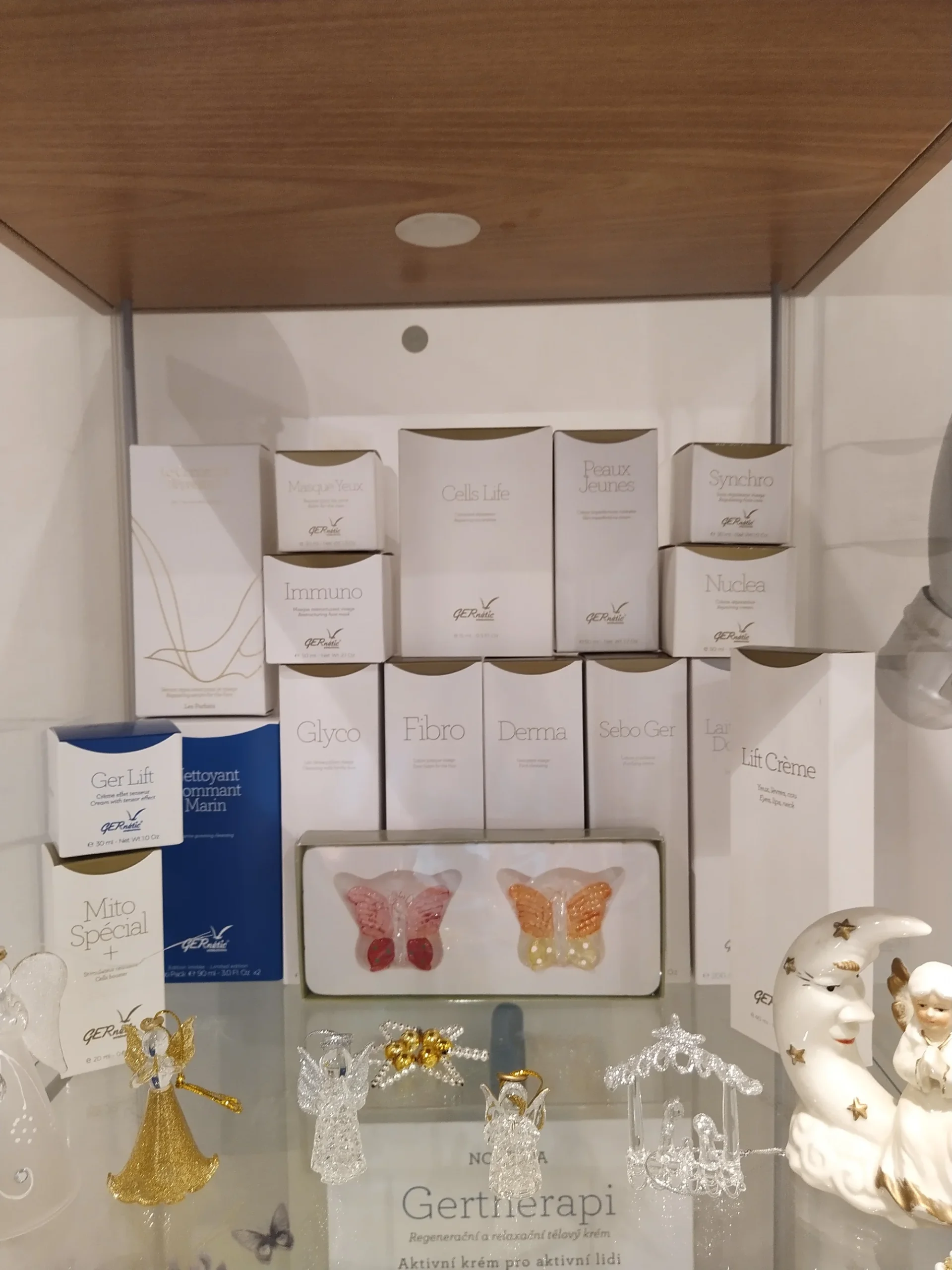 Čištění pleti, masáž obličeje i barvení řas a obočí - Obrázek 7