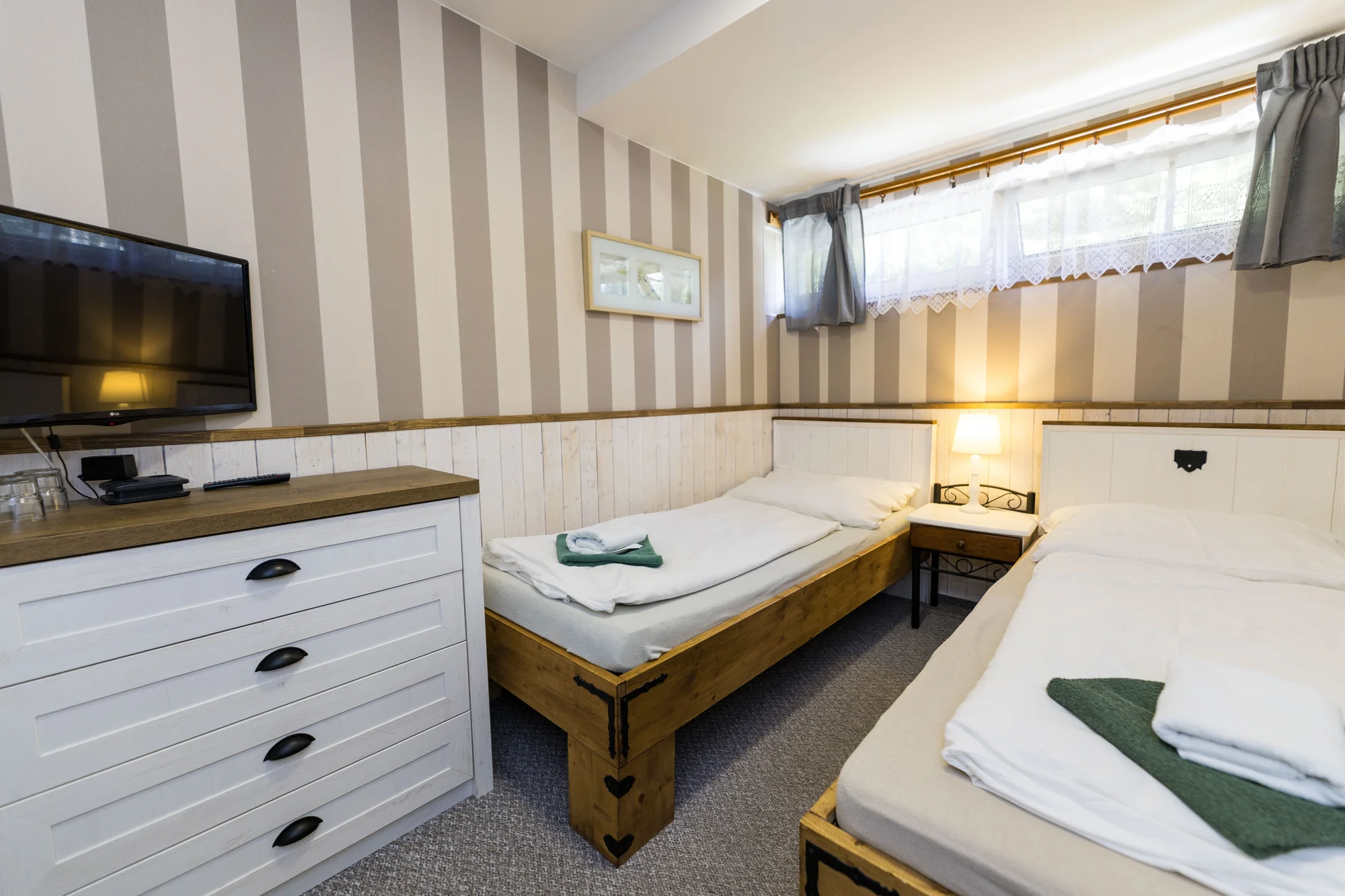 Pec pod Sněžkou s jídlem, saunou i tenisem - Obrázek 10