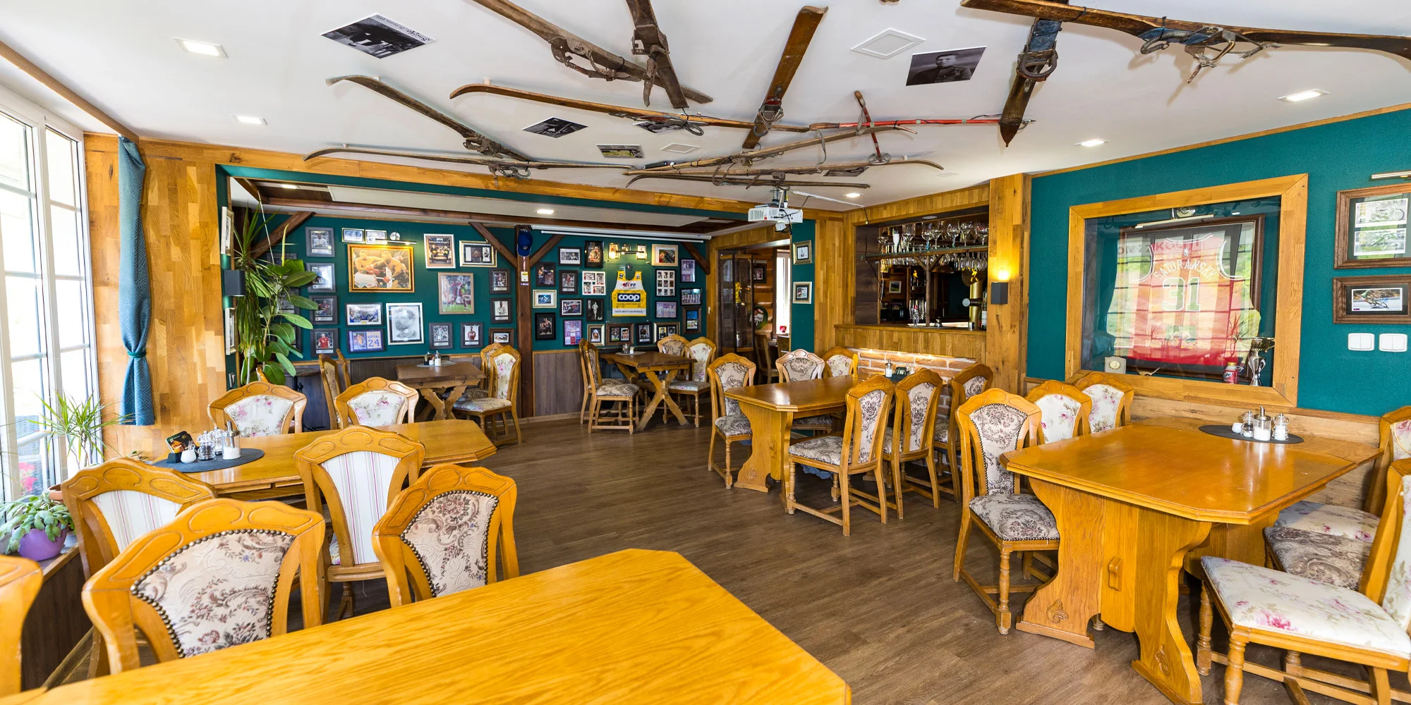 Pec pod Sněžkou s jídlem, saunou i tenisem - Obrázek 4