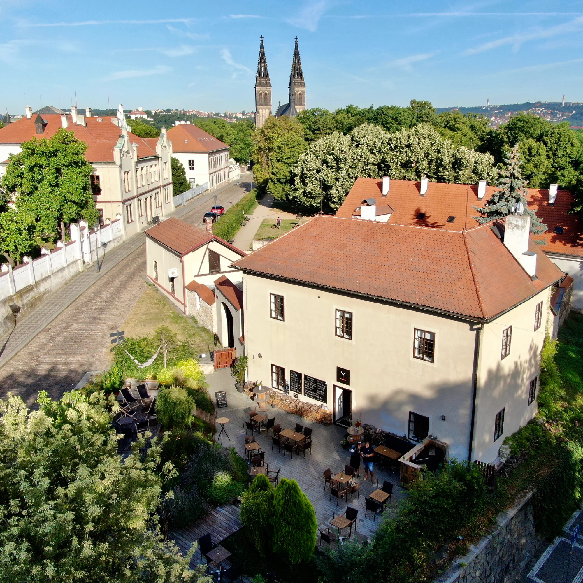 Snídaně a káva dle výběru v kavárně na Vyšehradě - Obrázek 8