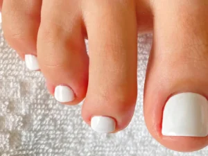 Manikúra i pedikúra s lakováním nebo gelové nehty