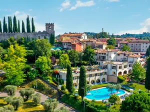 Vila s bazénem u Lago di Garda: možnost až all inclusive