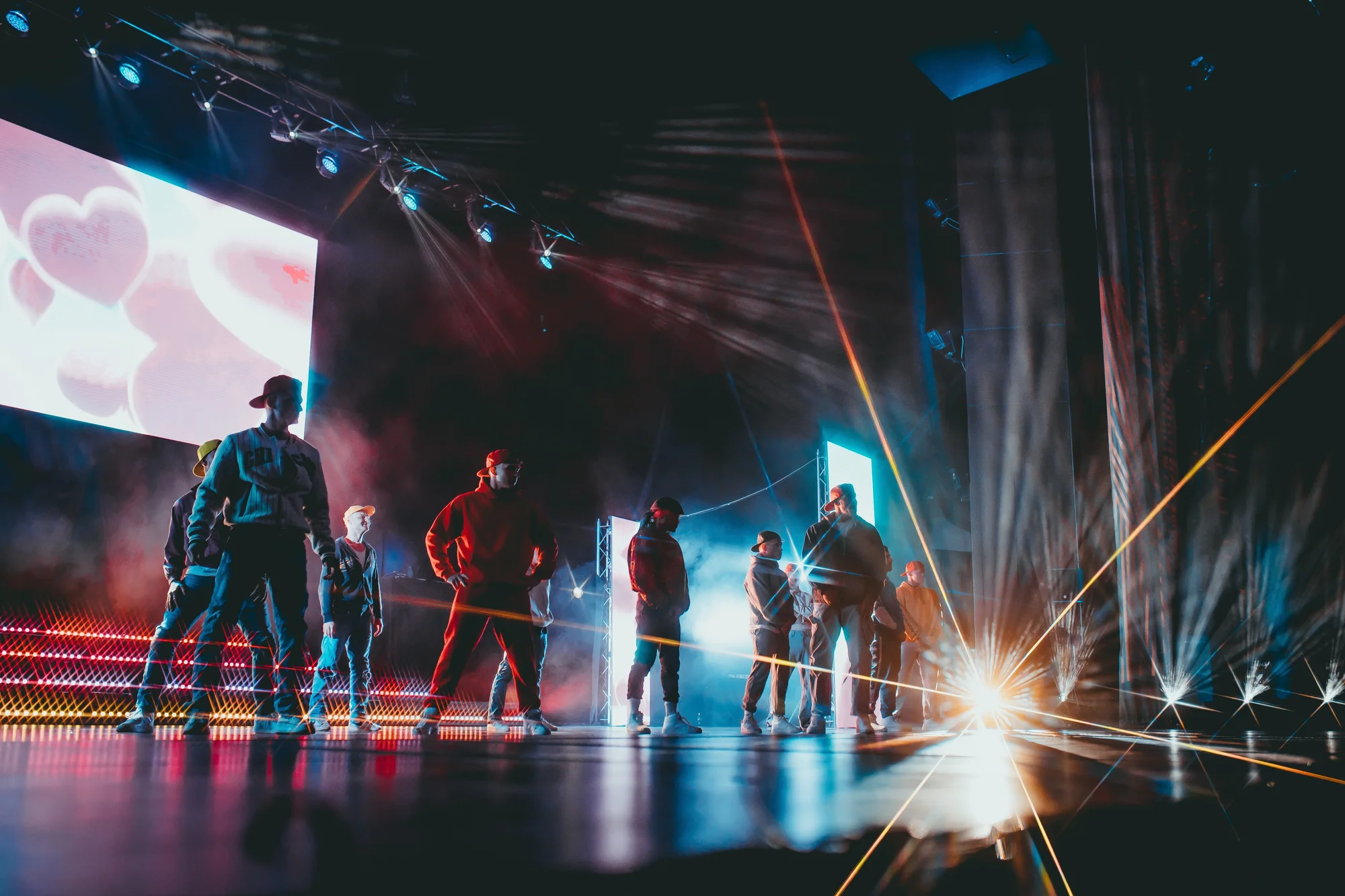 Žhavá 90min. show pánské taneční skupiny v Liberci - Obrázek 11