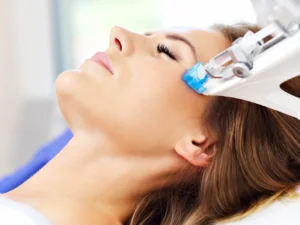 Omlazení a zpevnění pleti či terapie proti padání vlasů