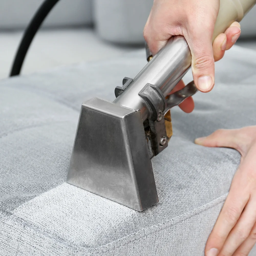 Mokré čištění a dezinfekce židlí, sedaček i koberců - Obrázek 2