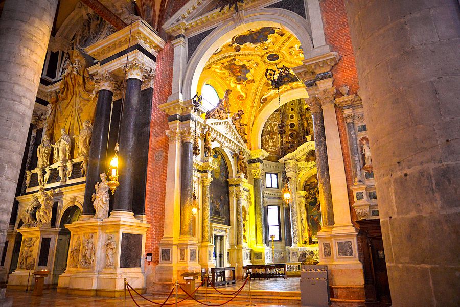 Karneval v Benátkách + OSTROV RYBÁŘŮ A KRAJEK BURANO - Obrázek 3