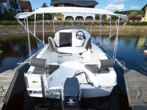 Výlet motorovým člunem po Lipně