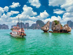 Vietnam a Kambodža + PLAVBA DRAČÍ ZÁTOKOU + TAJEMSTVÍ CHRÁMŮ ANGKORU