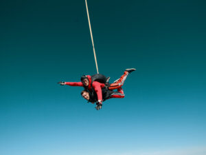 Tandemový seskok ze 3000 m ve Skutči