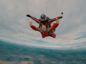 Tandemový seskok z výšky až 4200 m v Rakousku