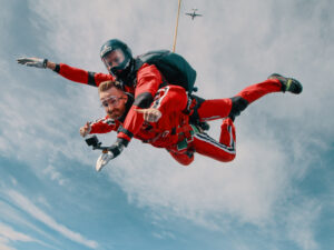 Tandemový seskok z  výšky až 4200 m ve Skutči