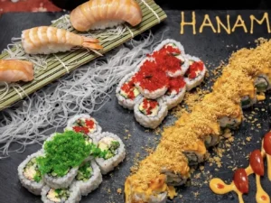 Pestré sushi sety včetně miso polévek a salátu pro 2–6 osob