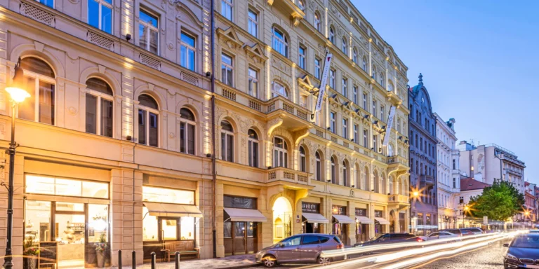 Moderní apartmán v centru Prahy: se snídaní a slevami do dvou restaurací