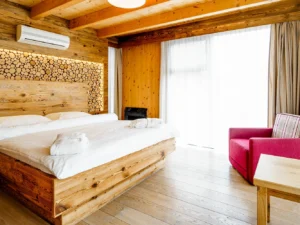 České Budějovice: apartmány, chalety i apartmá s krbem a vířivkou, vč. snídaní a vstupu do sauny