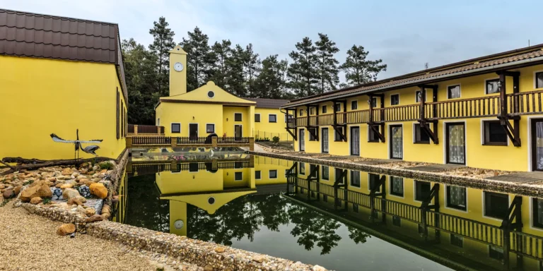 Jihočeský venkov pro páry i rodiny: apartmány s kuchyňkou, herna pro děti i venkovní koupaliště