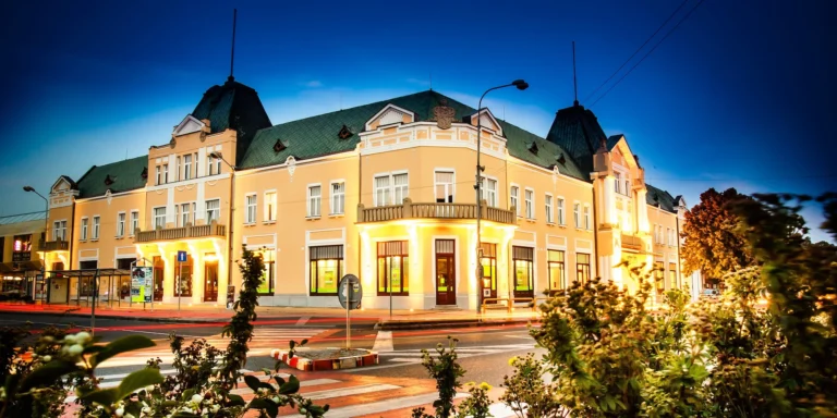 Pohronie: 3* hotel se snídaní či polopenzí i vstupem do wellness
