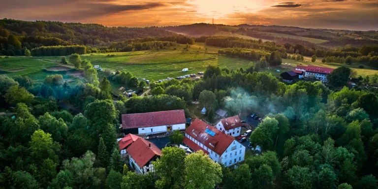 Pobyt ve městě Wleń kousek od Jelení Hory: hotel uprostřed přírody i veganské snídaně