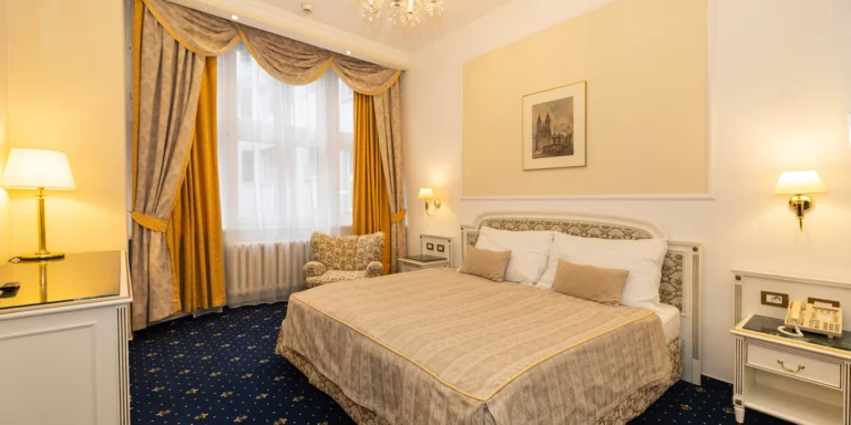 Pobyt pro dva v 5* hotelu v centru Prahy se snídaní či polopenzí a welcome drinkem