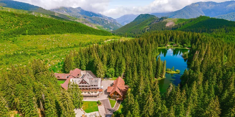 Horský hotel v Jasné na břehu Vrbického plesa s neomezeným wellness a stravou