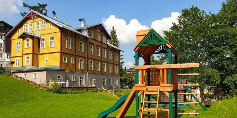 Odpočinek v Janských Lázních: apartmán v centru města pro 2–4 osoby