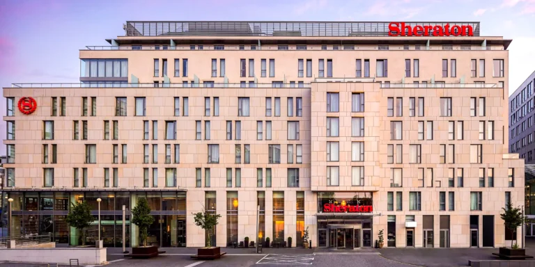 Objevte kouzlo Bratislavy: 5* hotelu Sheraton Bratislava vč. stravy a wellness