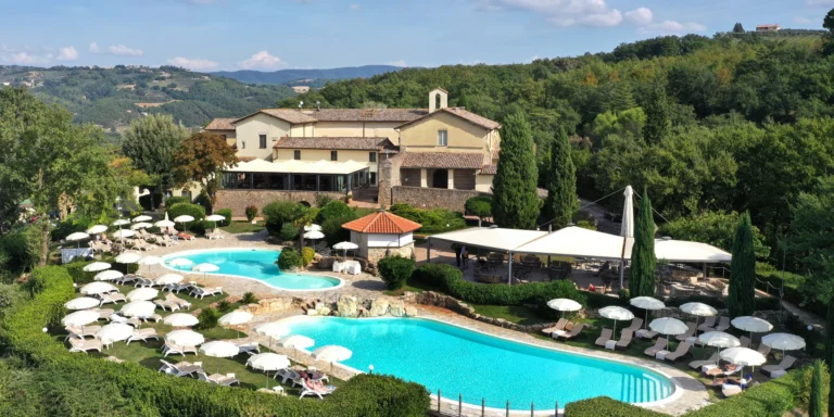 Umbrie alias zelené srdce Itálie: resort s bazénem, snídaněmi a možnost wellness