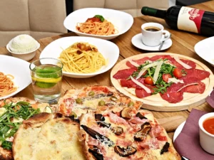 Italské 4chodové menu pro dva: carpaccio, polévka, pinsa či spaghetti a zmrzlina