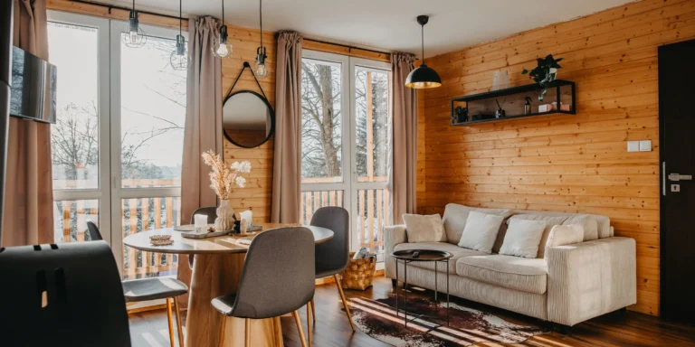 Pobyt na severní Moravě: vybavený tiny house s terasou, parkování zdarma