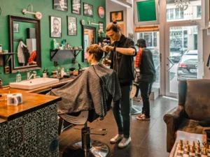 Barber: balíček stříhání, úprava vousů nebo ultimátní péče pro muže