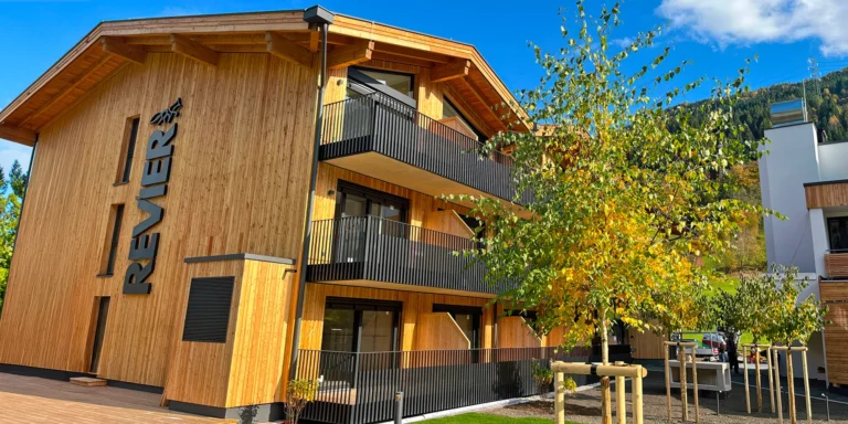 Boutique hotel přímo pod Kitzsteinhornem: neomezený wellness a snídaně
