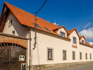 Pohodový pobyt se snídaněmi či polopenzí v penzionu ve středním Povltaví