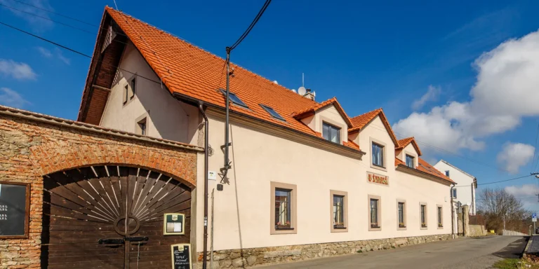 Pohodový pobyt se snídaněmi či polopenzí v penzionu ve středním Povltaví