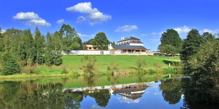 Luxusní 4* pobyt na Vysočině: polopenze, wellness, možnost masáží i VIP apartmá s jacuzzi