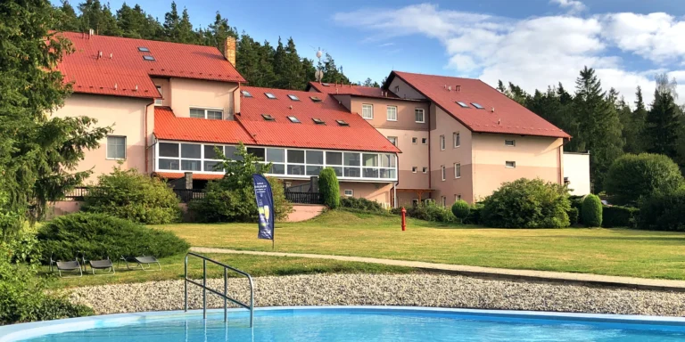 Jesenice v novém: pobyt na Křivoklátsku s all inclusive či polopenzí a balneo procedurami