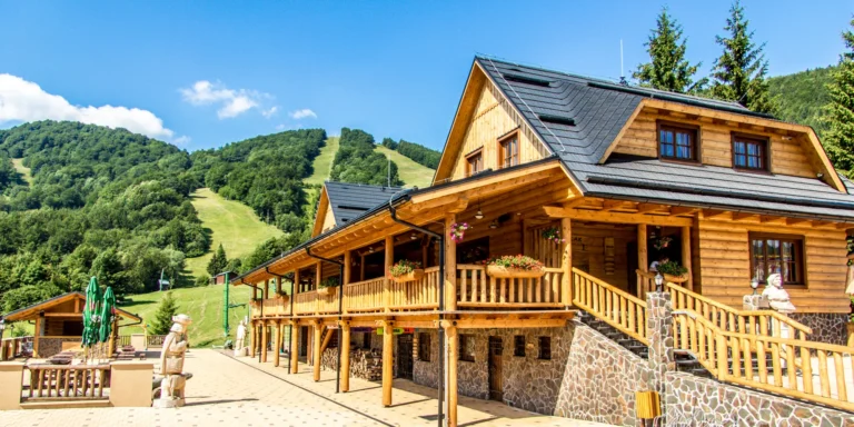 Exkluzivní dovolená v Malé Fatře: pobyt v komfortních apartmánech nebo na chatě Alpina