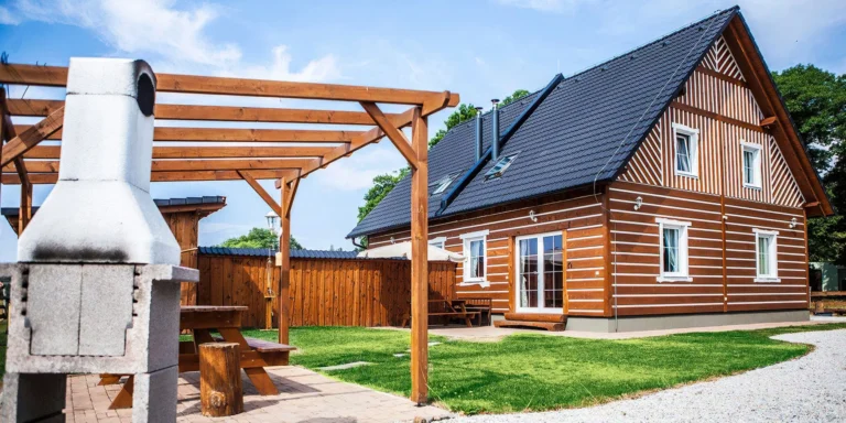 Wellness relax na Třeboňsku: roubenka se saunou, vířivkou i koupacím sudem